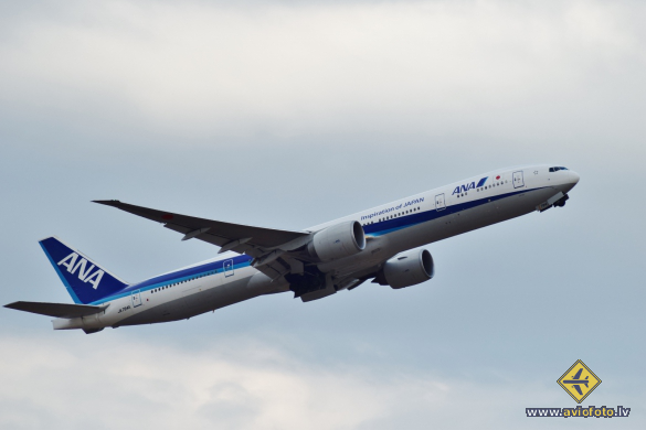 Boeing 777-381/ER